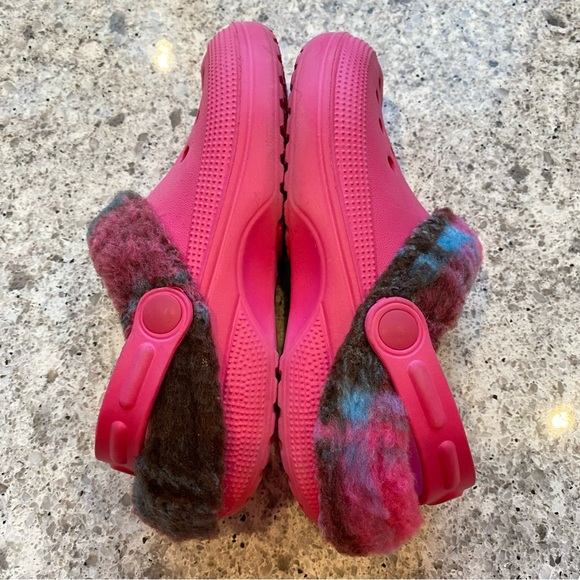 CROCS Hot Pink with Pink Plaid Fleece Lining 5 - Picture 8 of 11